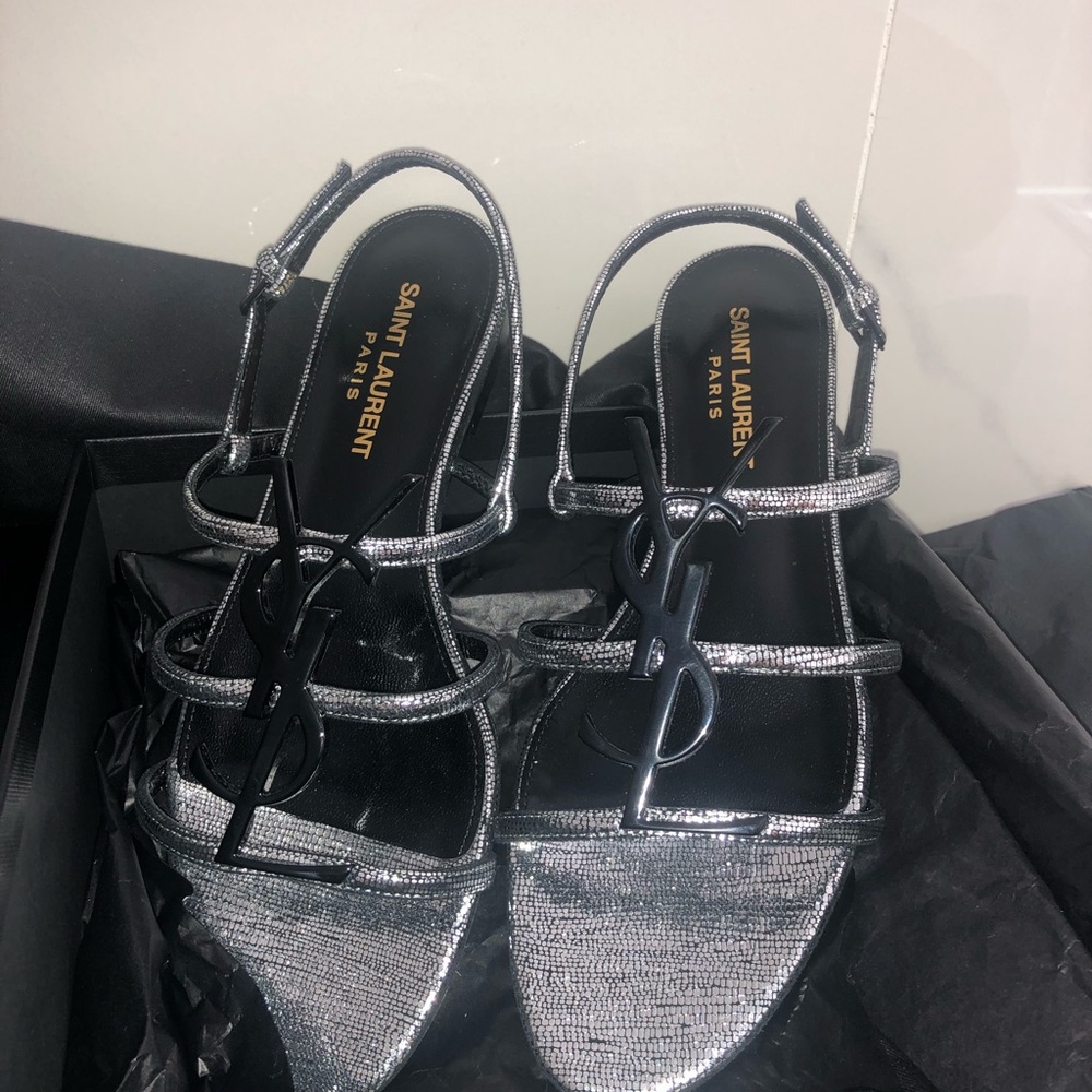 ❗️❗️❗️❗️ SOLD Saint Laurent Sandals - Picture 6 of 9